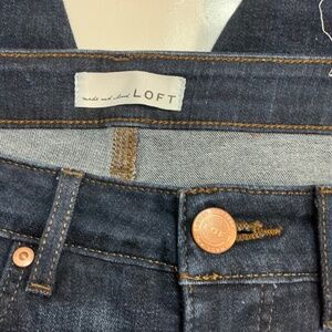 Loft sustainable style curvy skinny dark wash denim cut off hem size 6